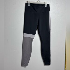 Nike Dri-Fit Women Black/Gray Athletic Capri Leggings size M‎